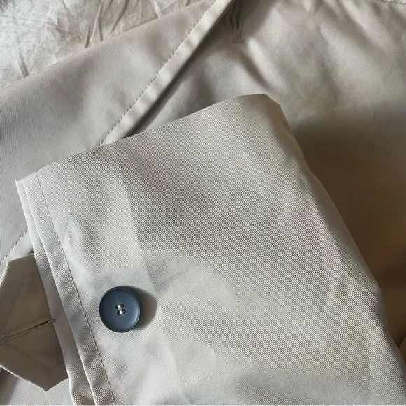 Zara Beige Cropped Trench Coat, worn once almost new - Picture 5 of 5